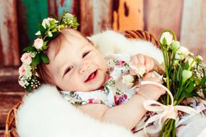 Keresztelő, Babaváró buli (baby shower) vagy Babaköszöntő?